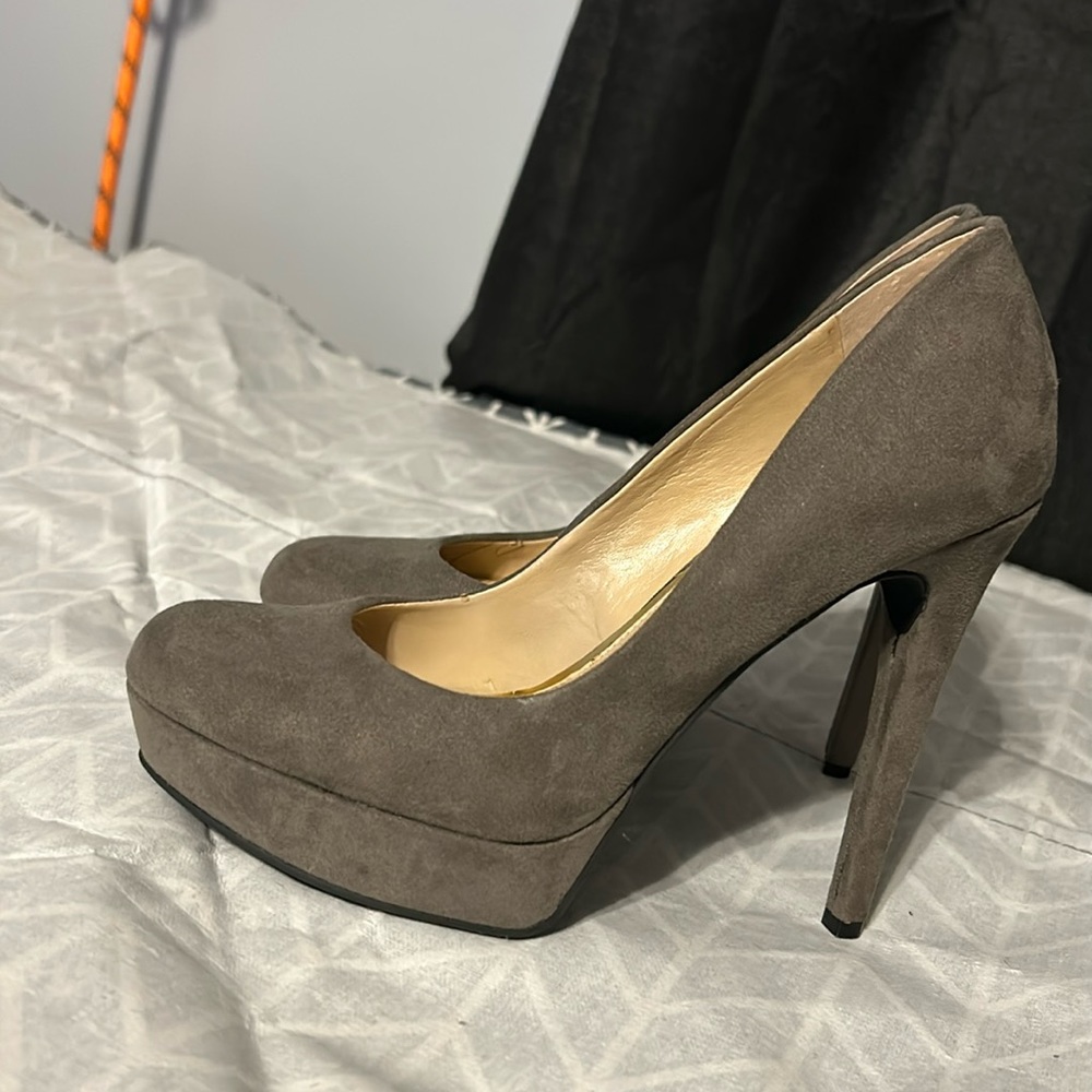 Jessica Simpson dark gray 5.5 does have a spot on the bottom as pictured